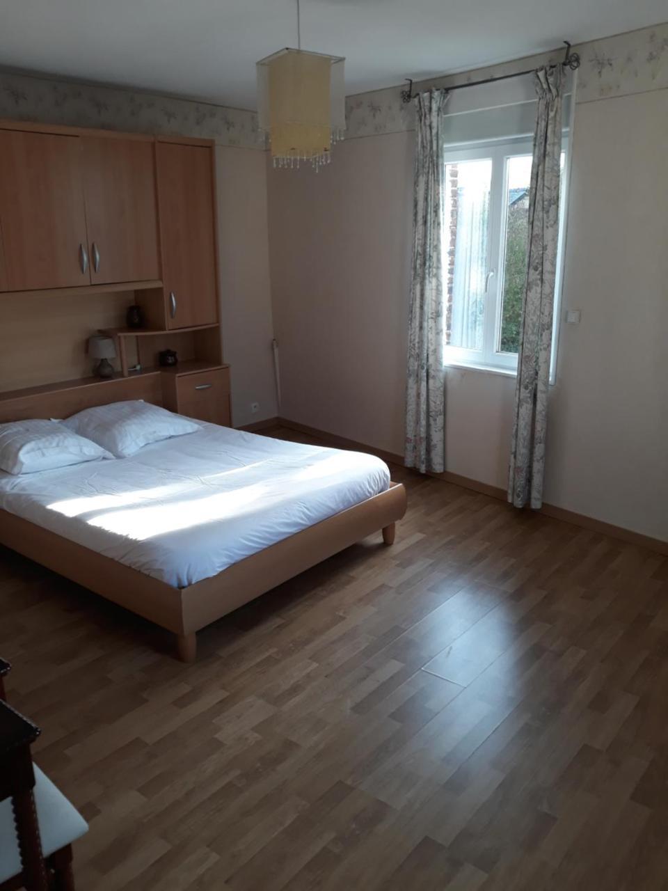 Hotel De La Gare Sainte-Gauburge-Sainte-Colombe Esterno foto